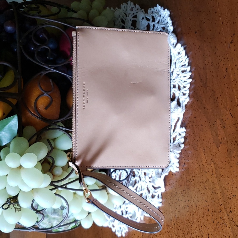 ⚜ TORY BURCH WRISTLET